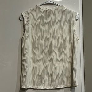 White textured shirt size large